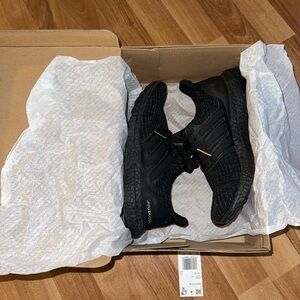 Women’s Adidas UltraBoost 4.0 DNA all black size 7